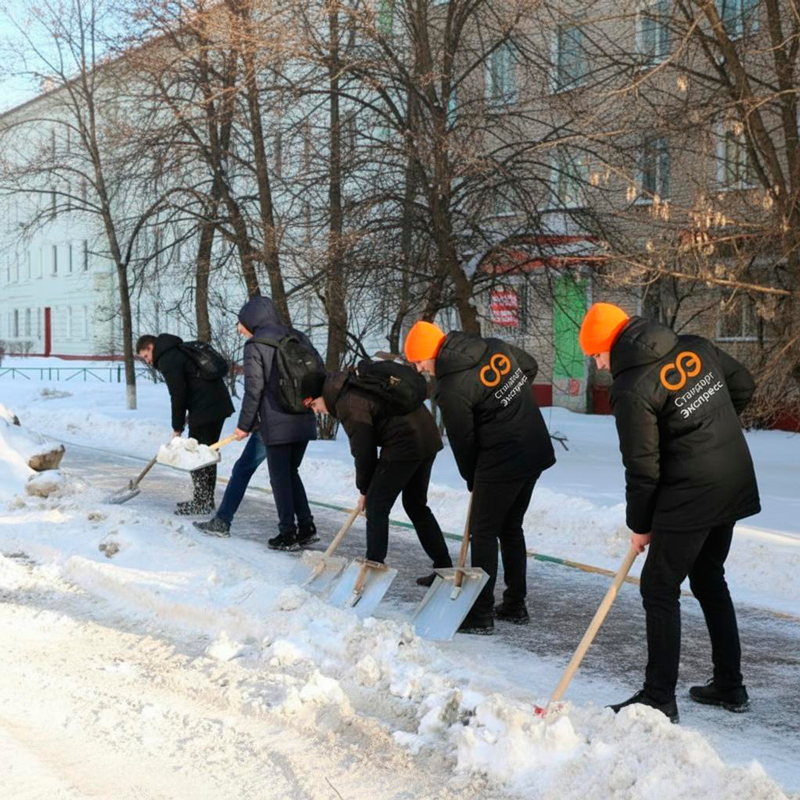 Уборка снега с крыш и территорий в Приволжске